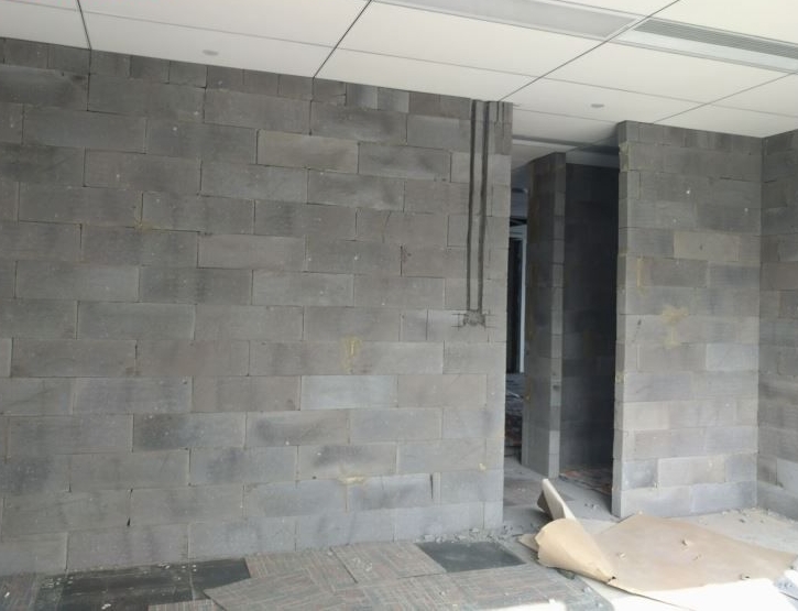 贵阳隔墙施工加气砖现场